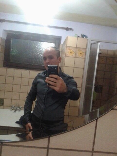  18908988  RODRIGO, 36 ,    