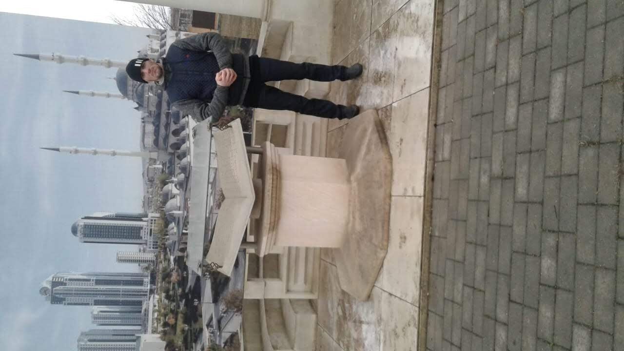  33002288  Zaurbek, 39 ,    