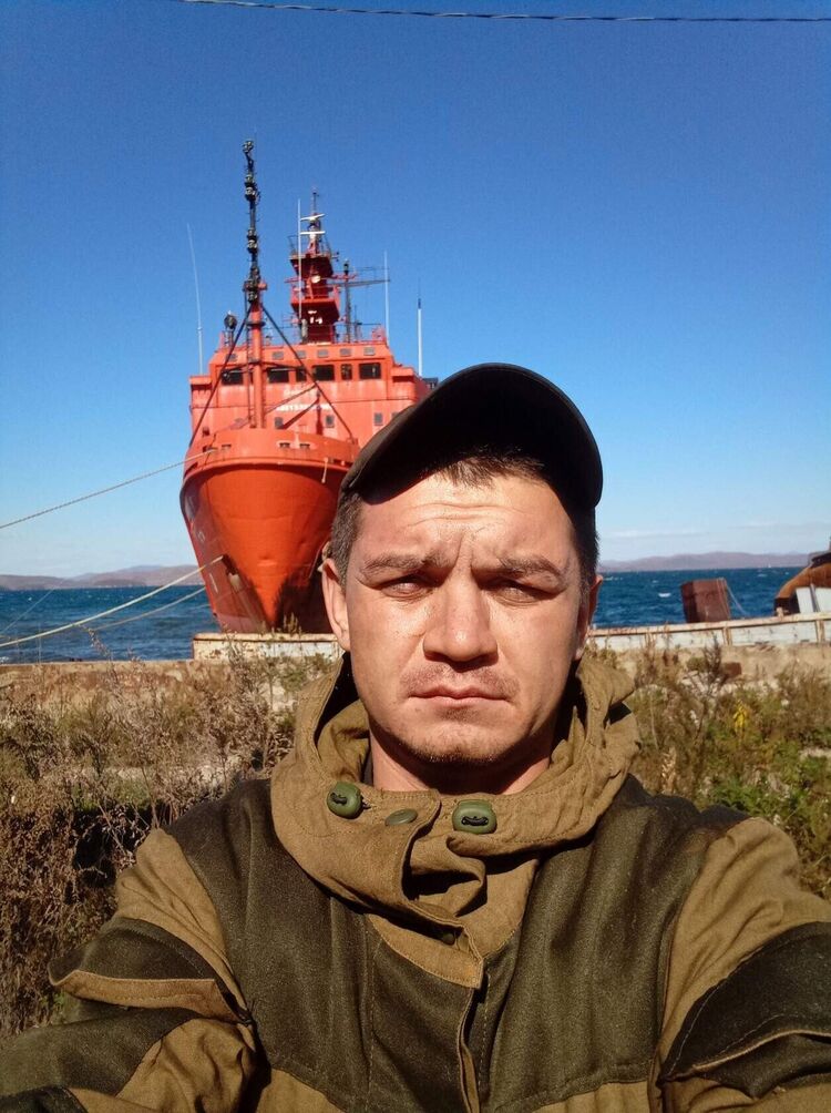  ,   Denis, 33 ,   ,   , c , 