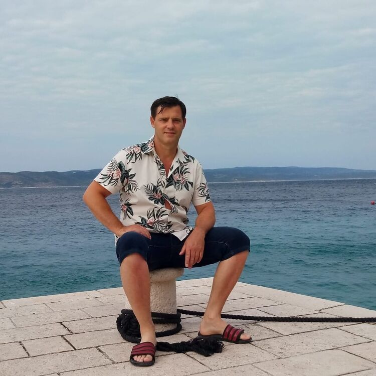  Bonn,   , 39 ,   ,   , c 