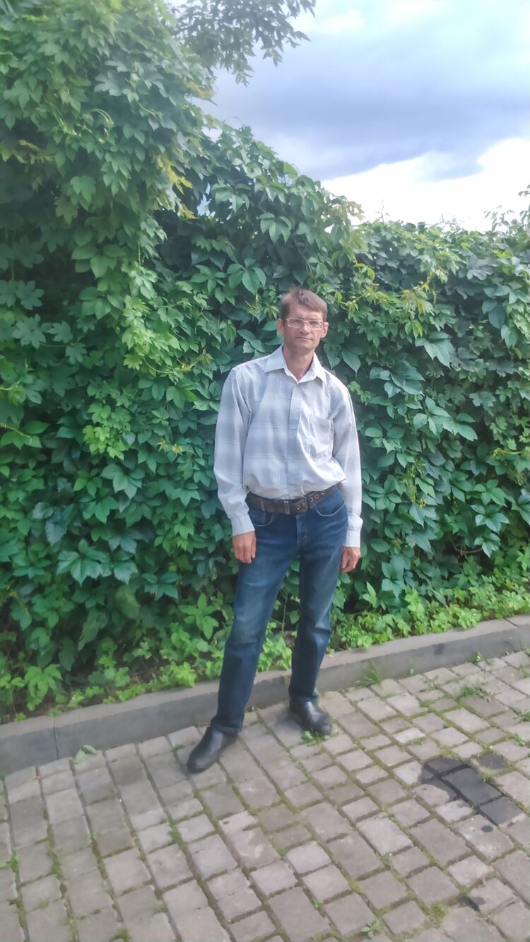  28757688  Andrej, 48 ,    