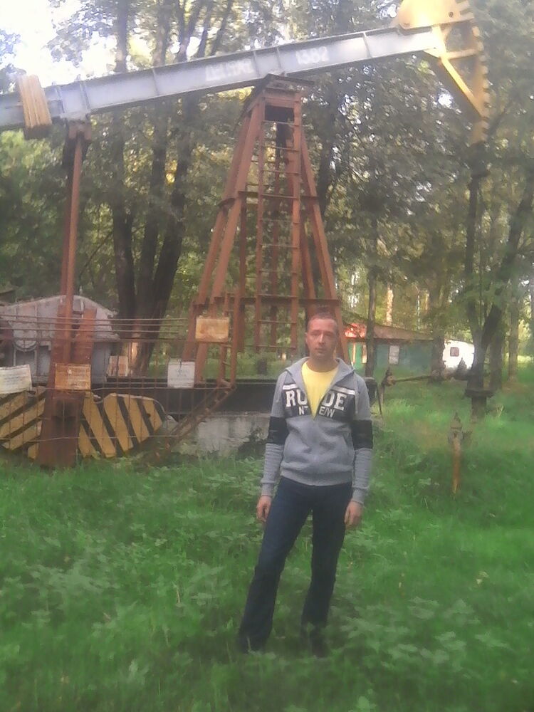  8136858  Andrej, 36 ,    
