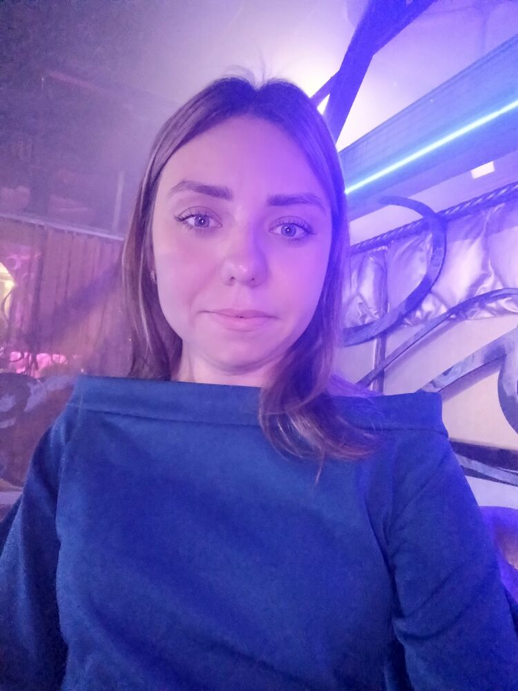  46828948  , 32 ,    