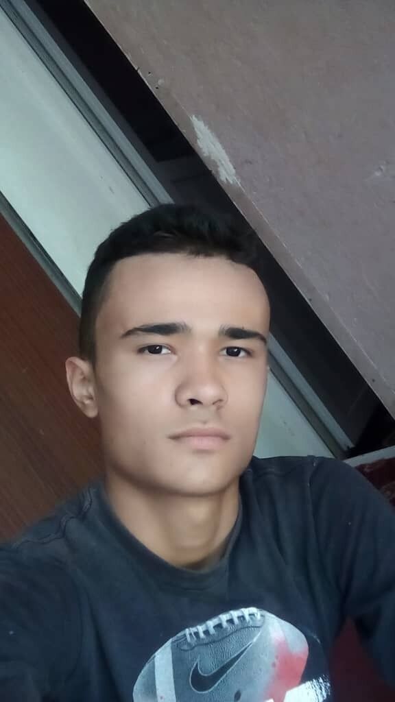  28037938  , 22 ,    