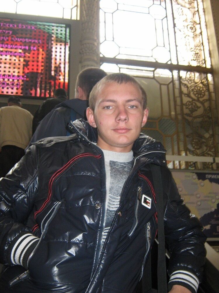  18407288  DENIS, 32 ,     