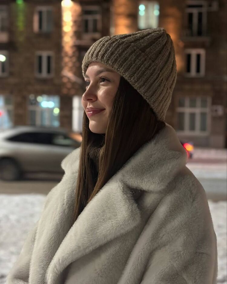  53631558  , 26 ,    -