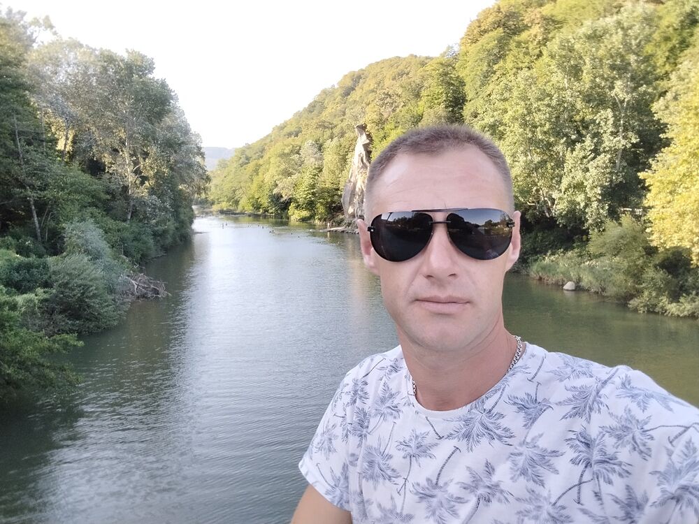  ,   Petru, 37 ,   ,   