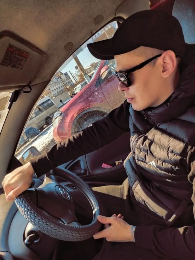  36592788  Pavel, 29 ,    