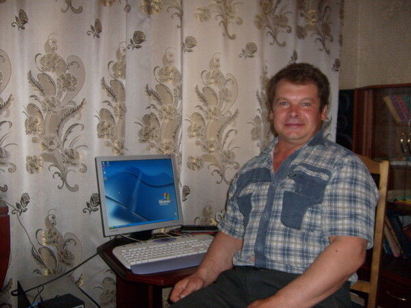 Знакомства Тихвин, фото мужчины Анатолий, 59 лет, познакомится для флирта, любви и романтики, cерьезных отношений