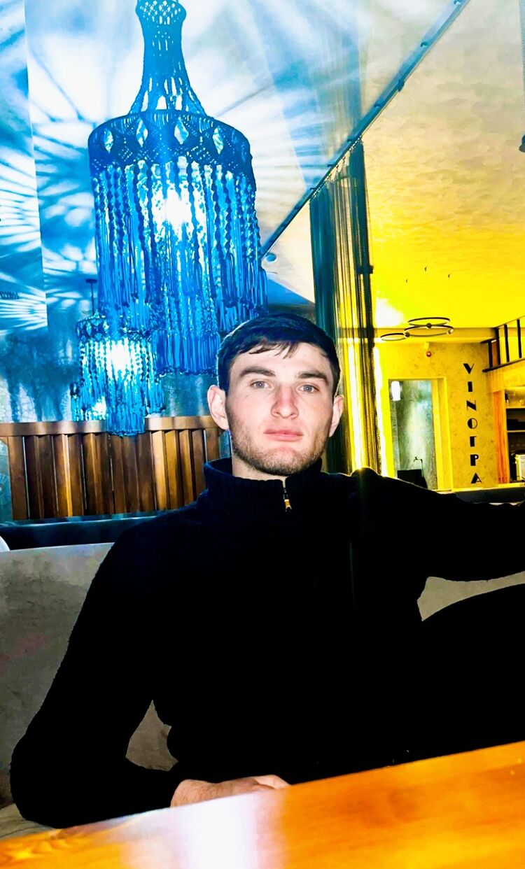  46860088  Murik, 27 ,    