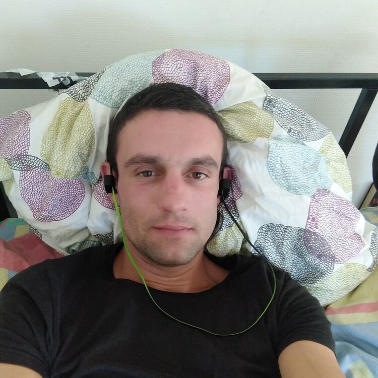  21223948  Yura, 35 ,    