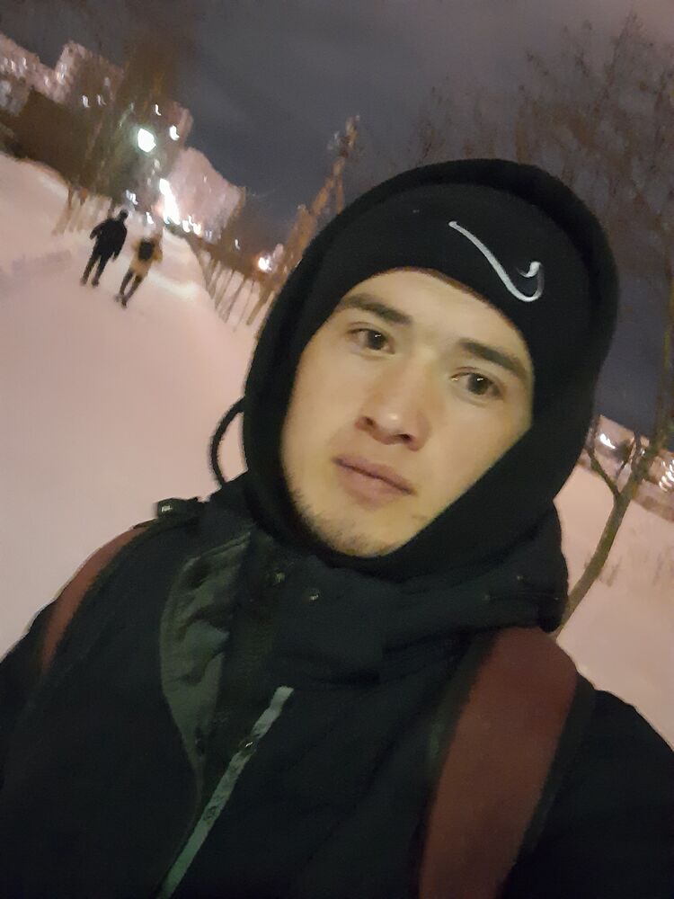  25176628  Maksim, 26 ,    