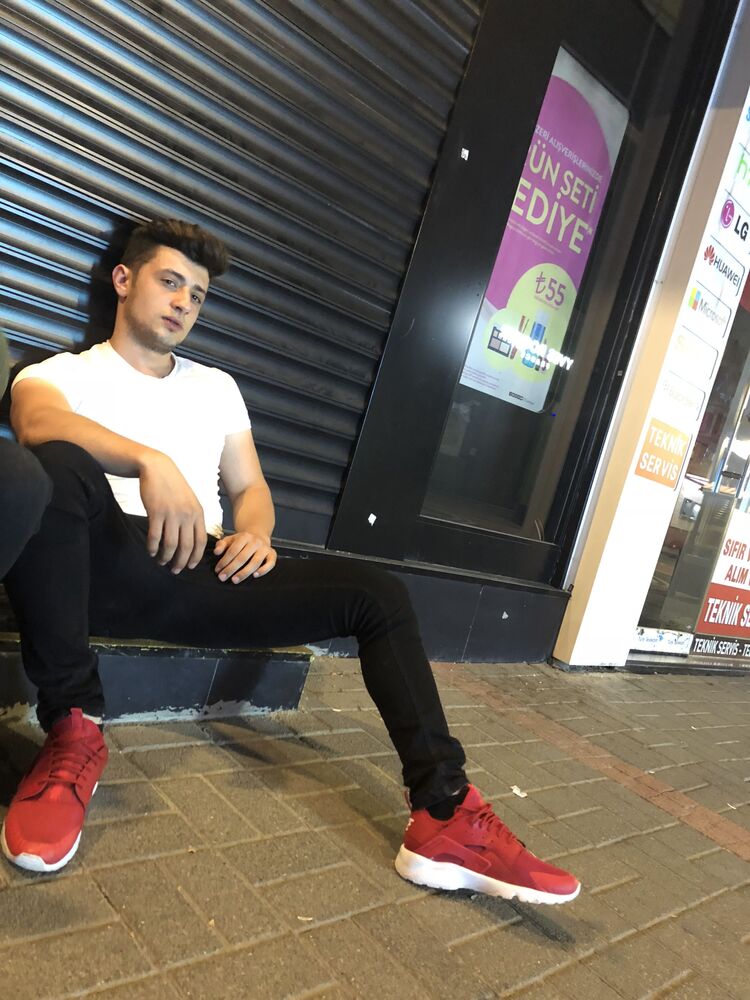  ,   Berkay, 26 ,   ,   