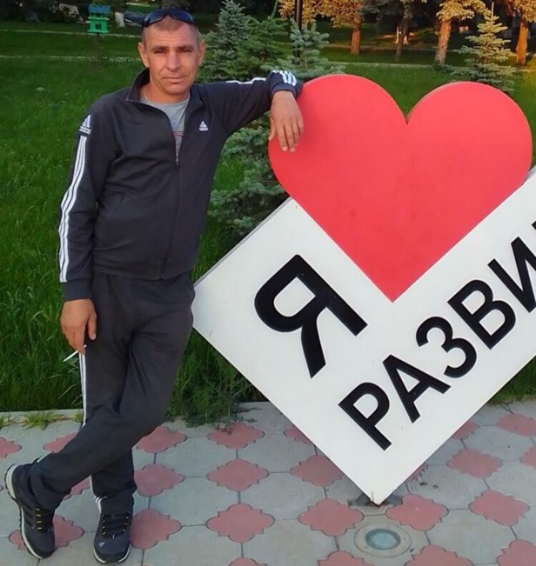  53990968  , 42 ,    --