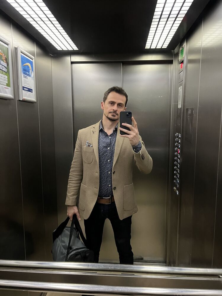  ,   Leo, 36 ,  