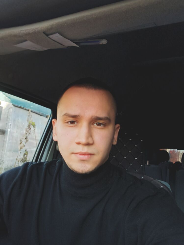  54215668  Stefan, 24 ,    