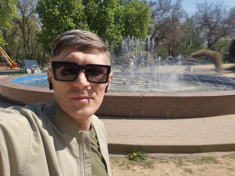  ,   Alex, 42 ,   ,   