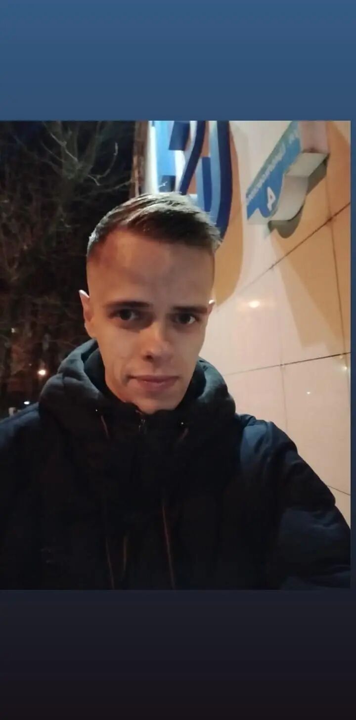  29430938  Anton, 32 ,    