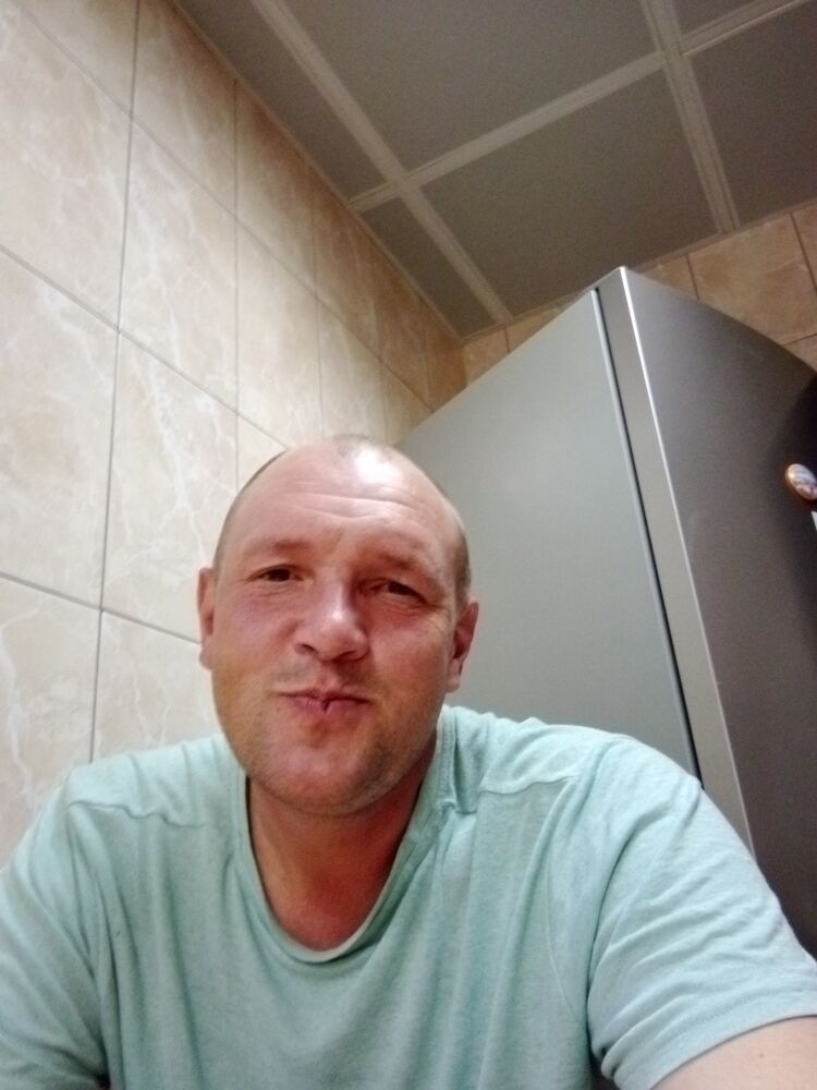  35271448  Max, 44 ,    
