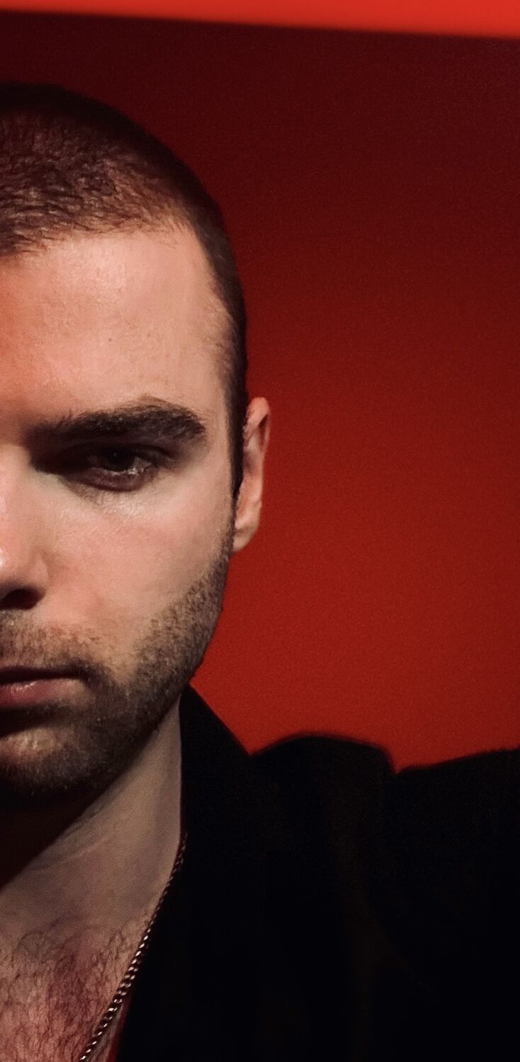  54045008  Maks, 28 ,    