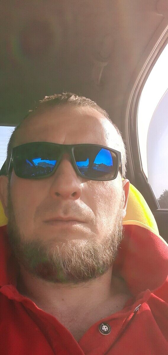  20183488  German, 44 ,    