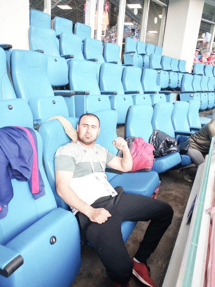  30299908  Inomjon, 39 ,    