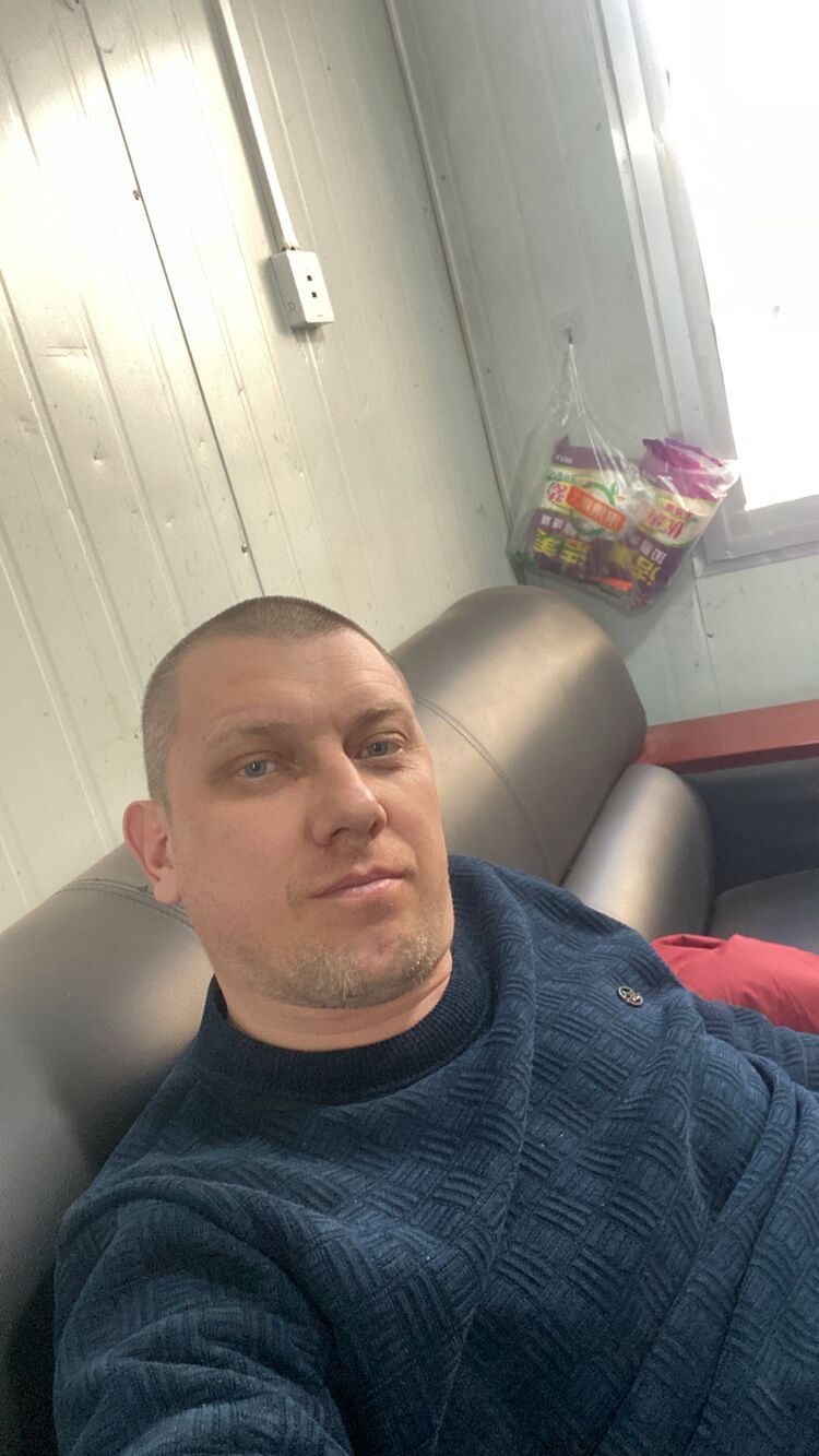  46973008  , 43 ,    