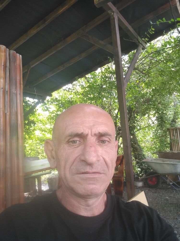  53251048  , 52 ,    