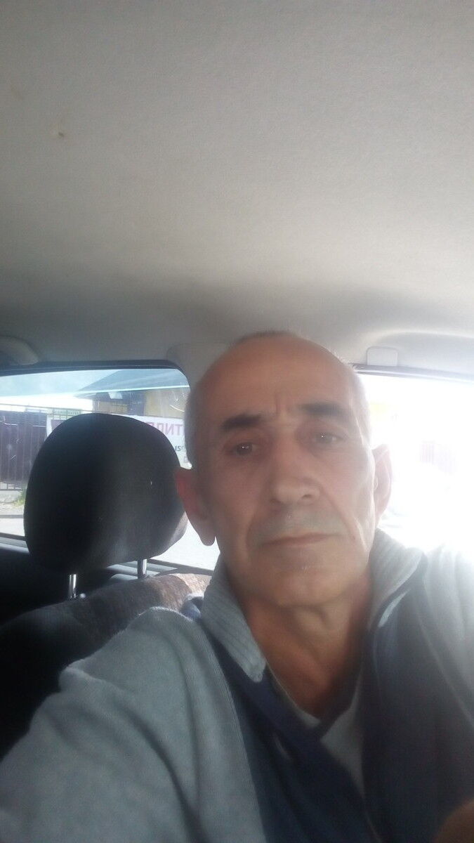  12556558  Zaur, 57 ,    