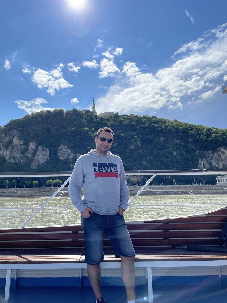  ,   Cristian, 33 ,   ,   , c , 