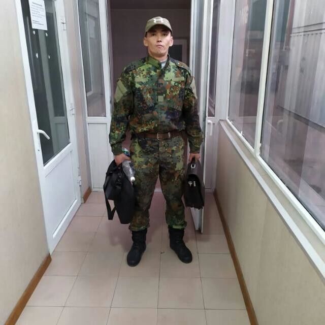  18798828  Maks, 38 ,    