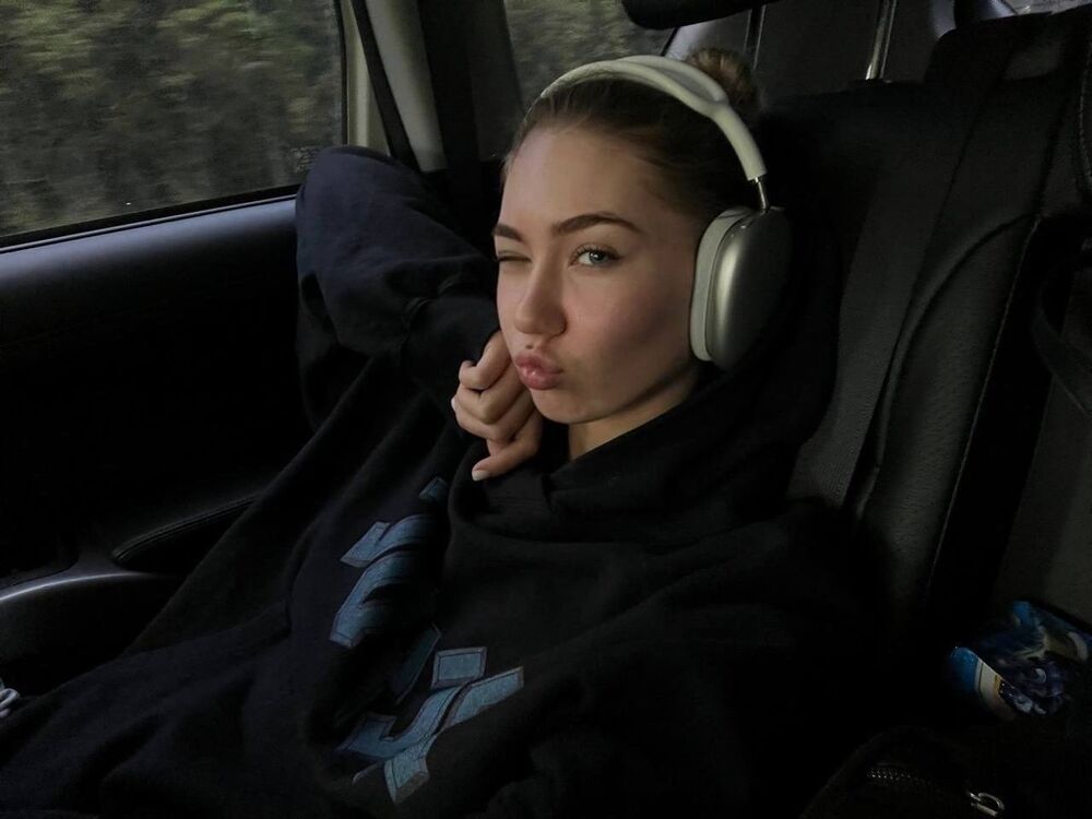  54611138  Anastasia, 23 ,    