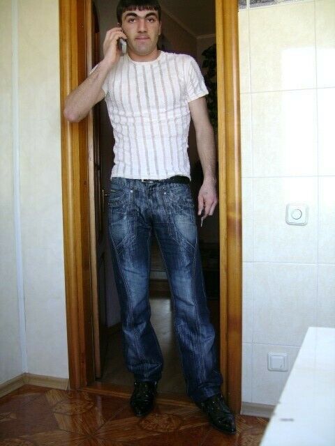  42087948  Gevor, 38 ,    