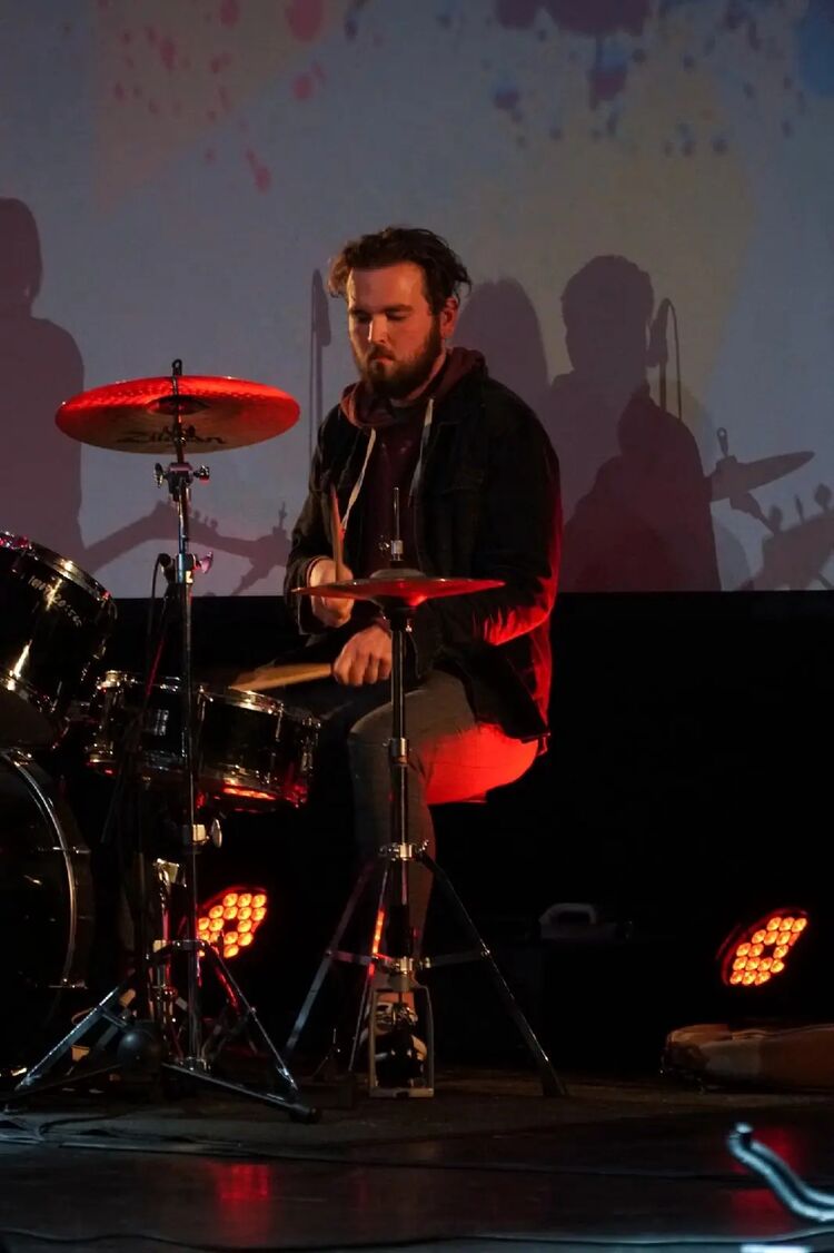  31803408  Aaron, 28 ,    -