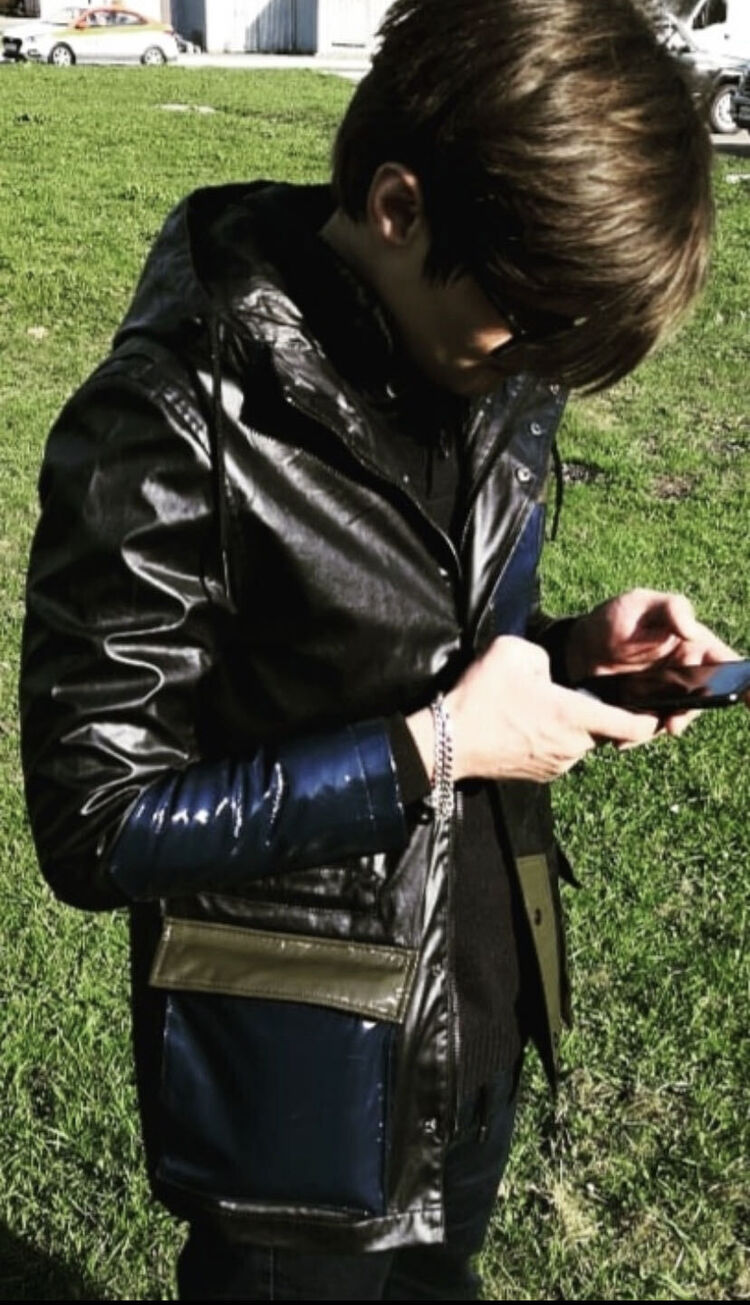  27672948  Whoareyou, 37 ,    