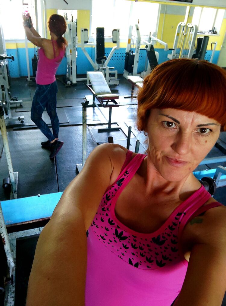  ,   Gala, 42 ,   ,   