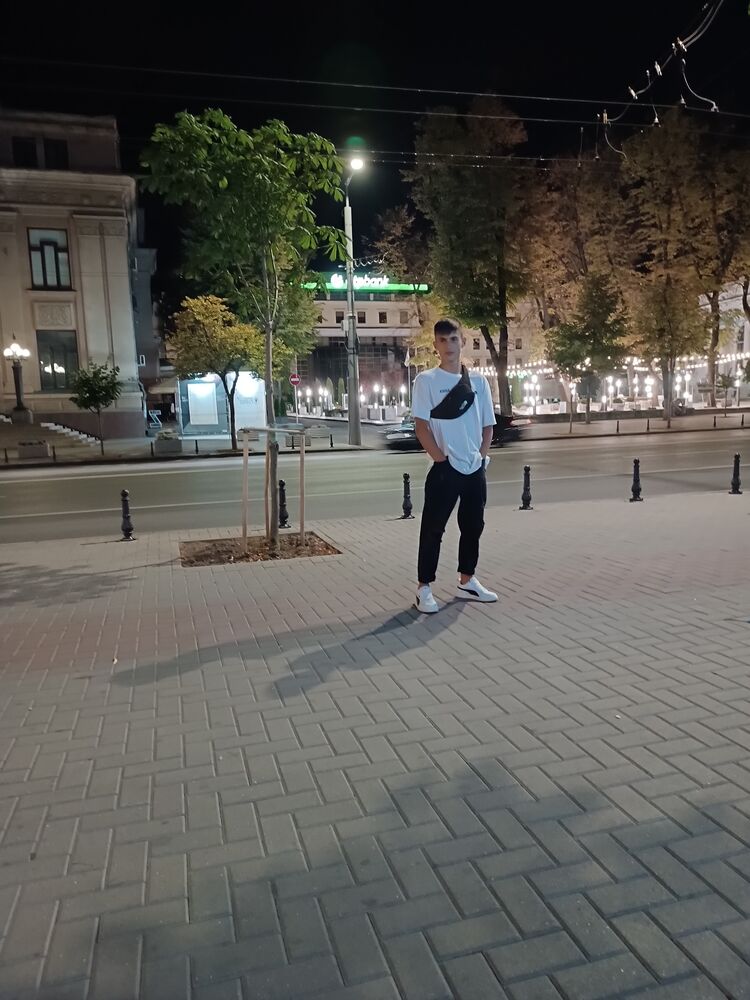  28085598  , 23 ,    