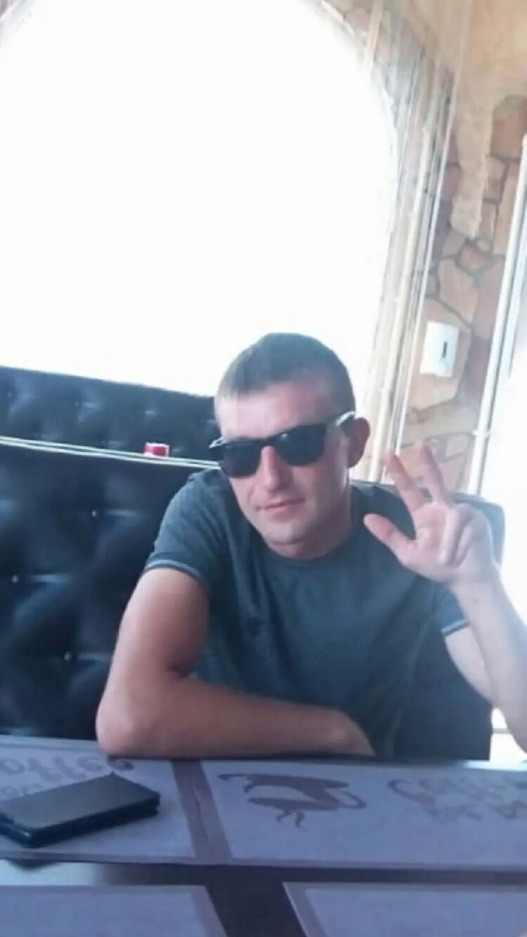  33768188  Pavel, 35 ,    