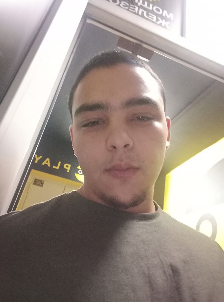  ,   Ruslan, 23 ,   ,   , c , 