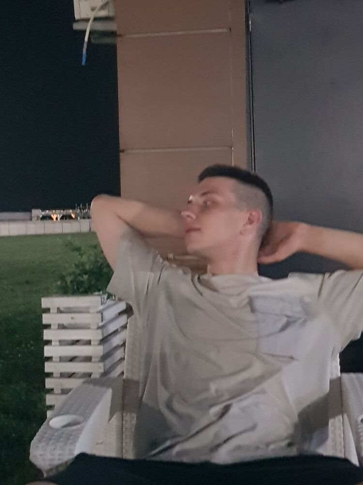  44427998  , 23 ,    
