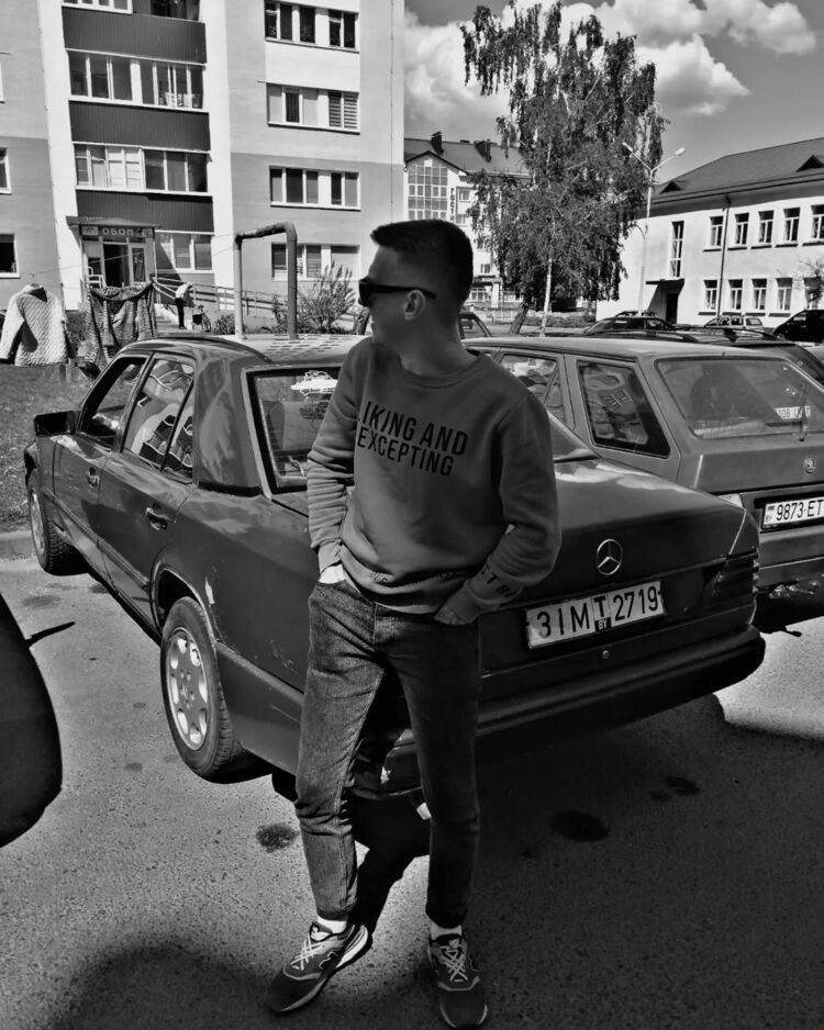  43096598  STANISLAV, 23 ,    