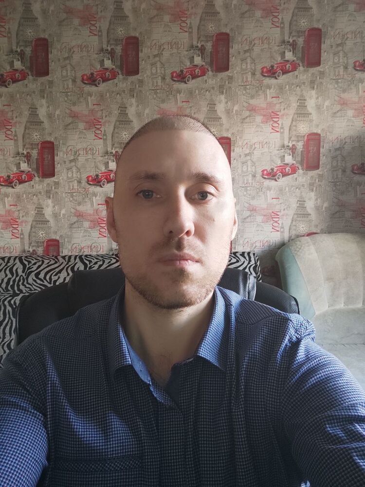  38058548  Denis, 39 ,     