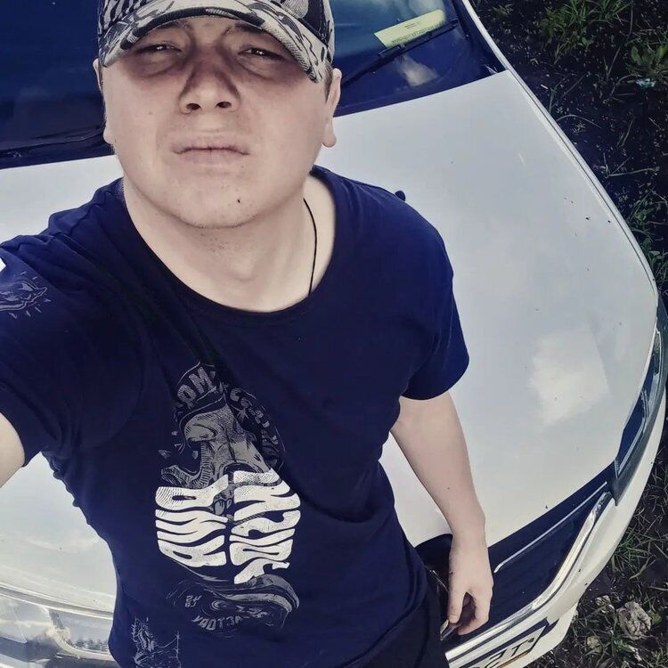  42408998  Ilya, 29 ,     