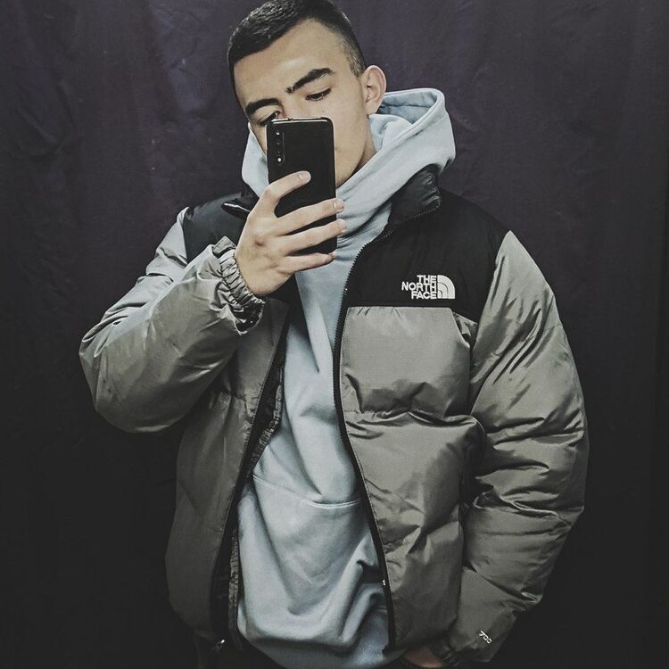  31147788  , 22 ,    