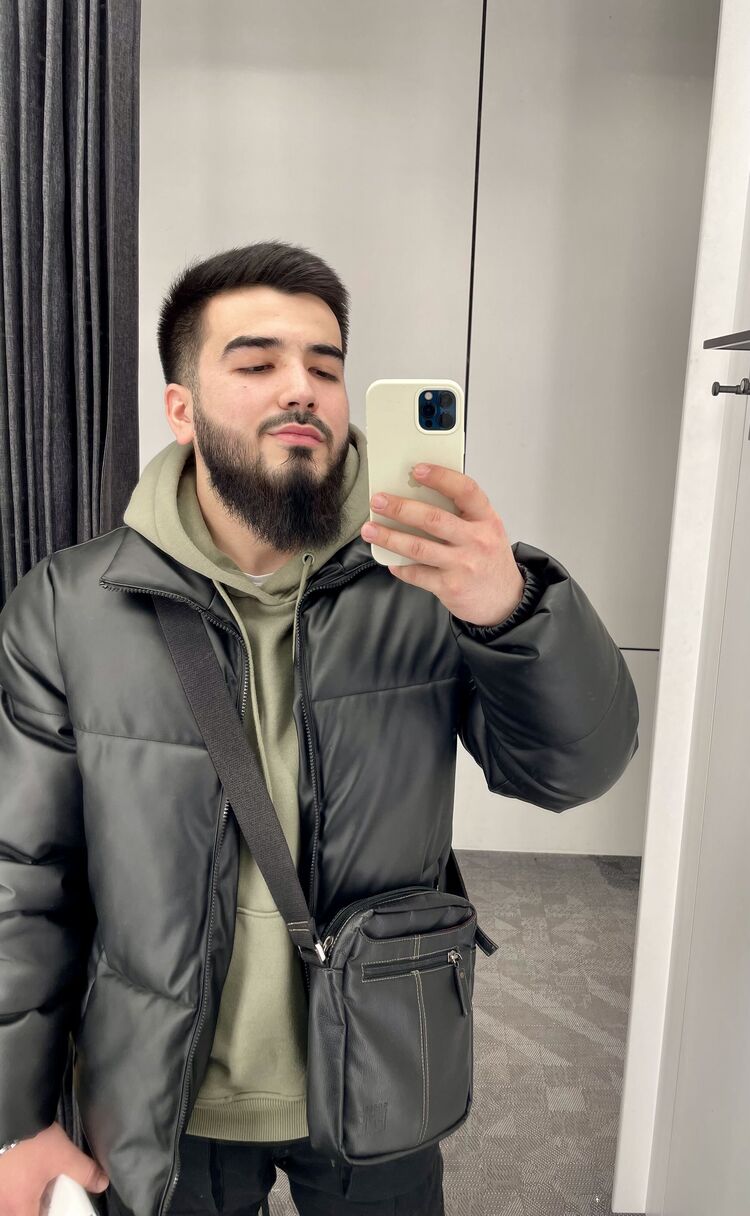  31686898  Amin, 23 ,    