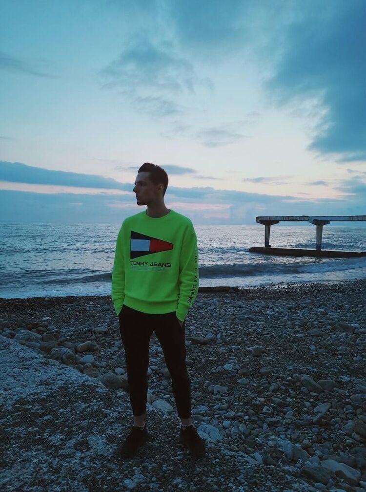  19042438  , 25 ,    