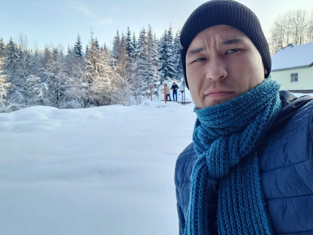  53734298  Casur, 28 ,    