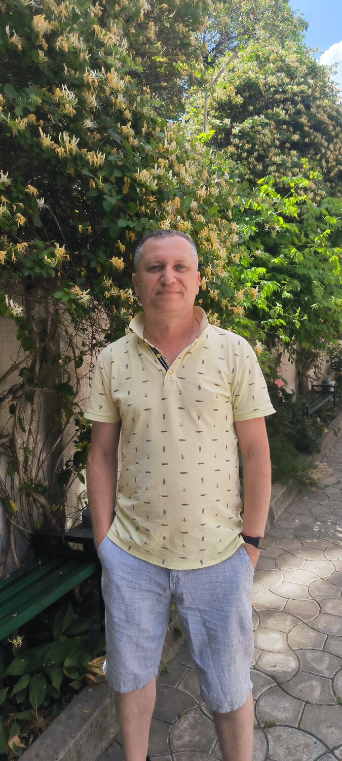  35252548  Igor, 47 ,    