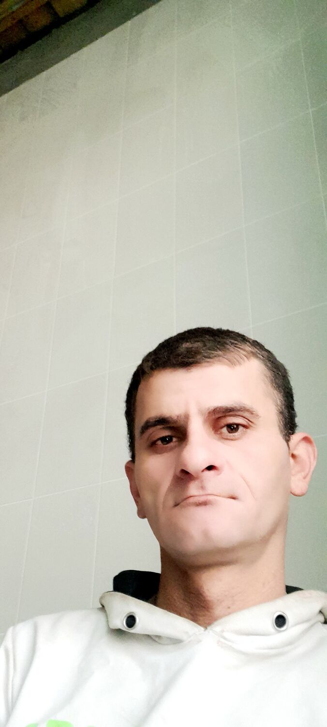  35597788  Karen, 36 ,    