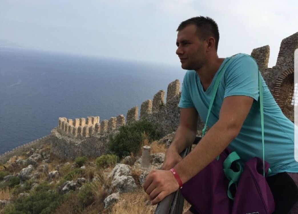  43803438  , 33 ,    -